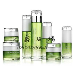 广州市乐鑫玻璃制品厂 专业生产与批发化妆品瓶子，品质与服务的双重保障